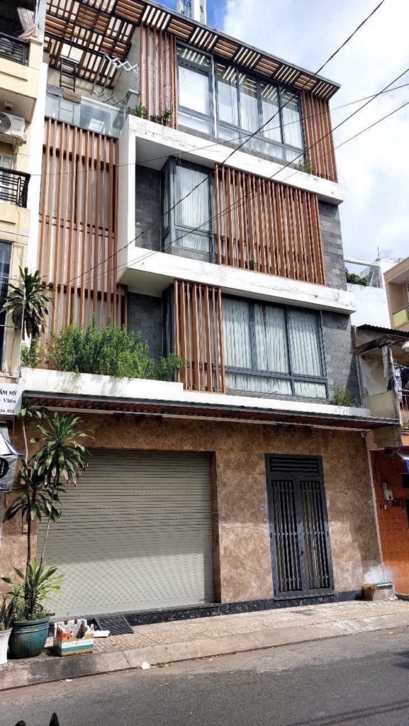  NHÀ ĐẸP 3 TẦNG - NGANG HIẾM CÓ HƠN 8M RỘNG LỚN - MẶT TIỀN XỊN KỀ BÊN PHÚ THỌ HOÀ -
