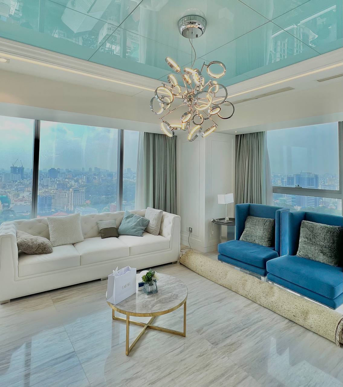 Cho thuê căn hộ Vinhomes Đồng Khởi Q1, 170m2, thiết kế lại 2pn 2wc