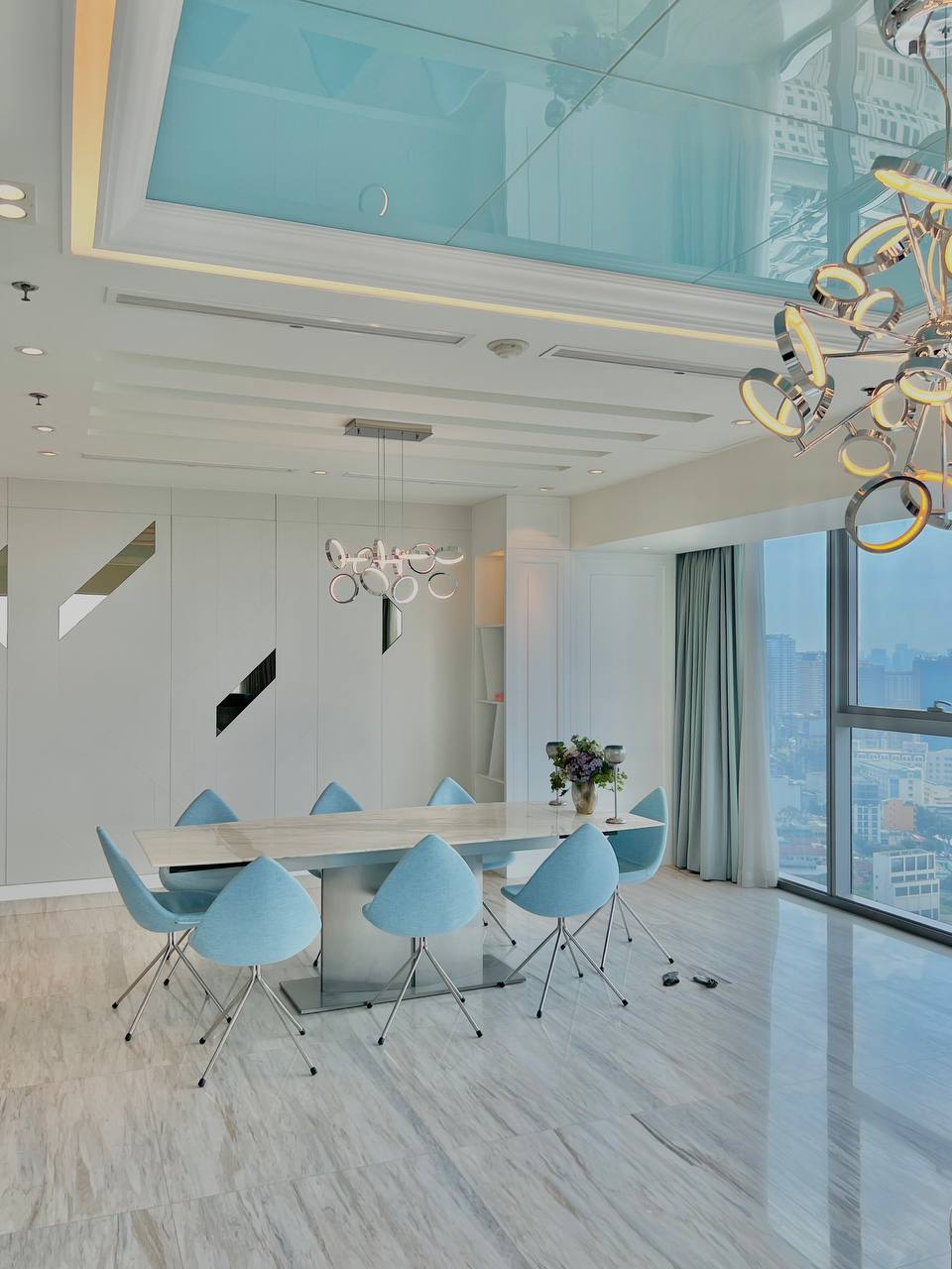 Cho thuê căn hộ Vinhomes Đồng Khởi Q1, 170m2, thiết kế lại 2pn 2wc