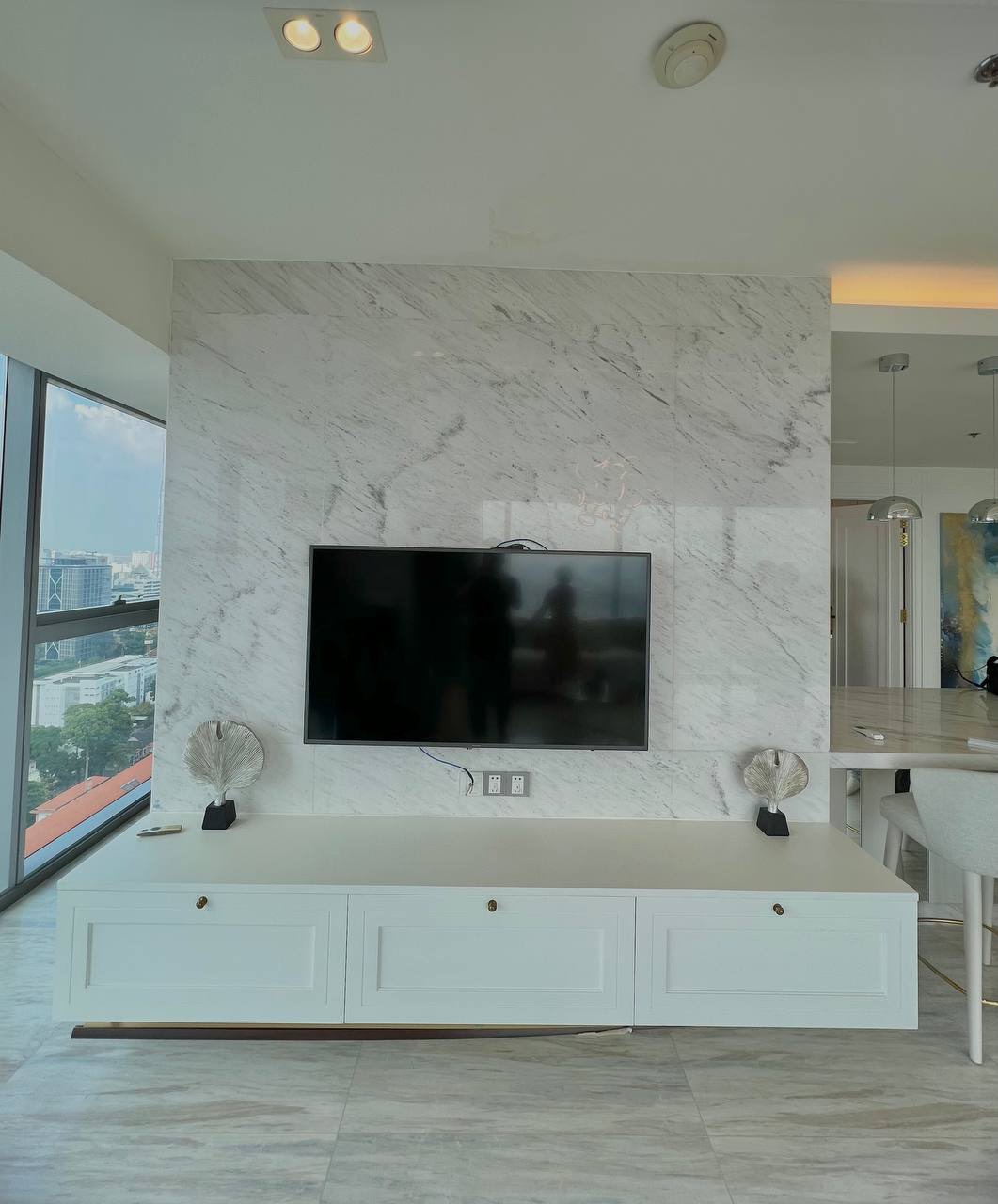 Cho thuê căn hộ Vinhomes Đồng Khởi Q1, 170m2, thiết kế lại 2pn 2wc