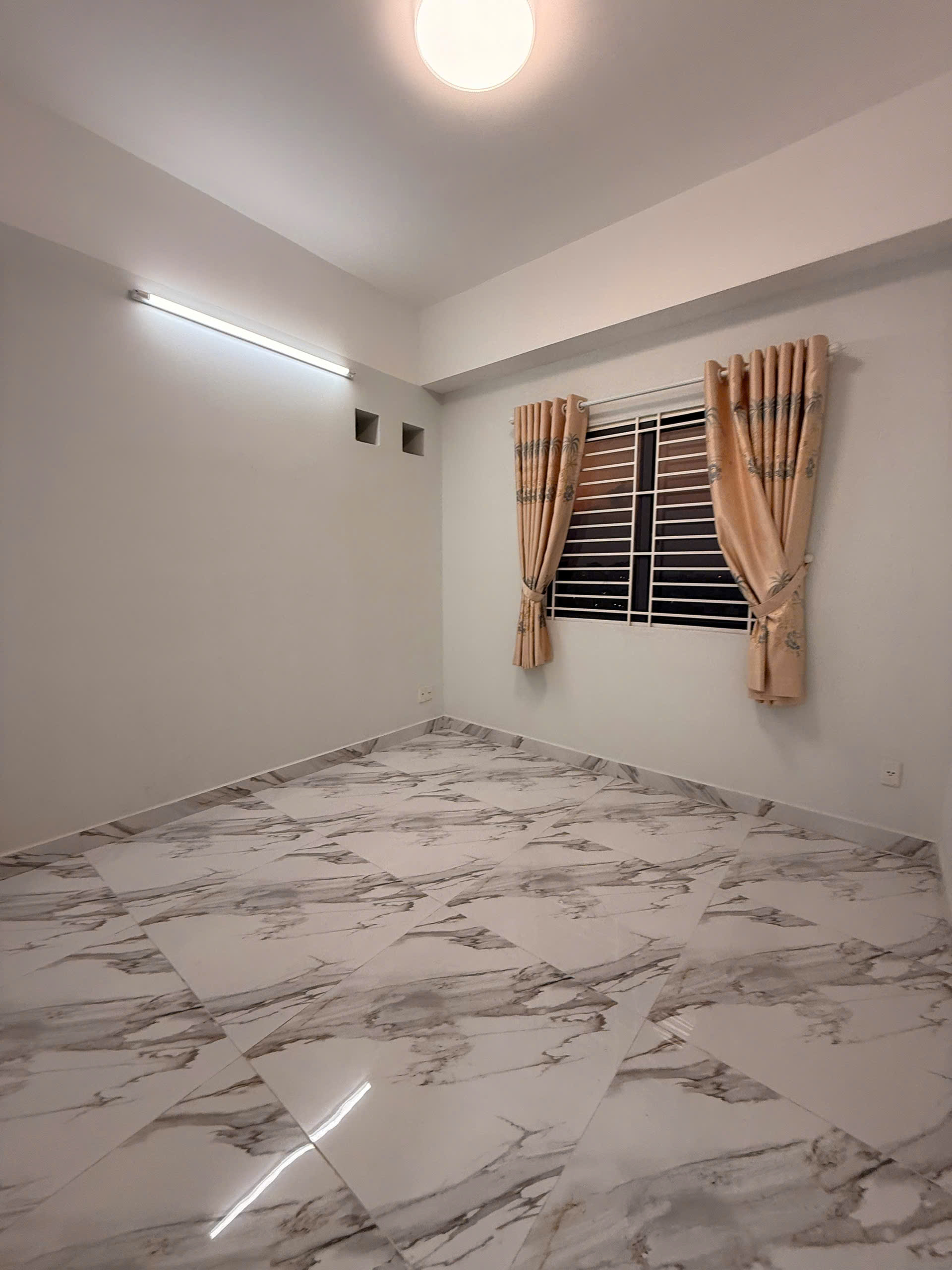 Cần Bán Gấp Căn Hộ Phú Thọ Quận 11 - 66m2 (2PN, 2WC) - Nhà Mới Đẹp - Giá Chỉ 3.5 Tỷ