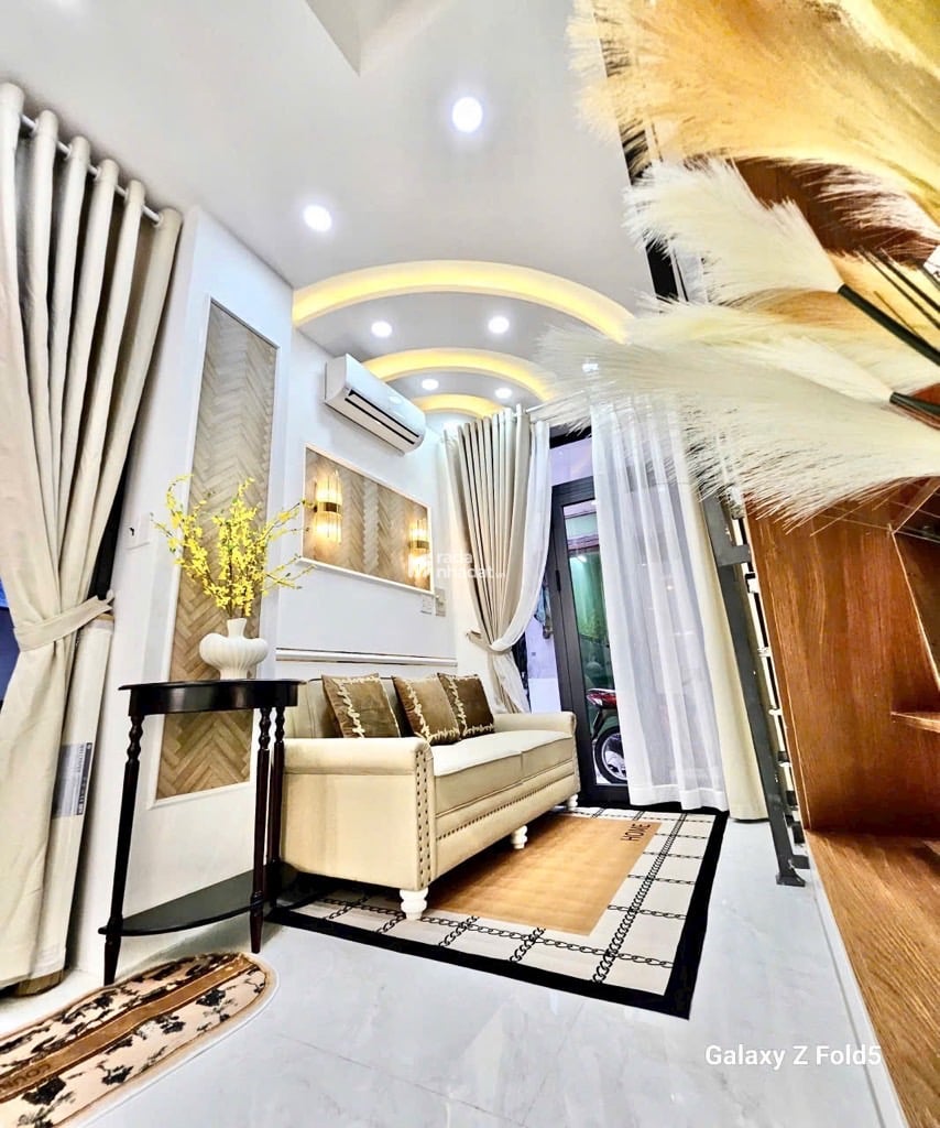 SÁT MT HOÀNG VĂN THỤ, TÂN BÌNH, 30M2 CÓ KẾT CẤU DỄ CẢI TẠO. GIẢM 350TR CHỈ 5.8T