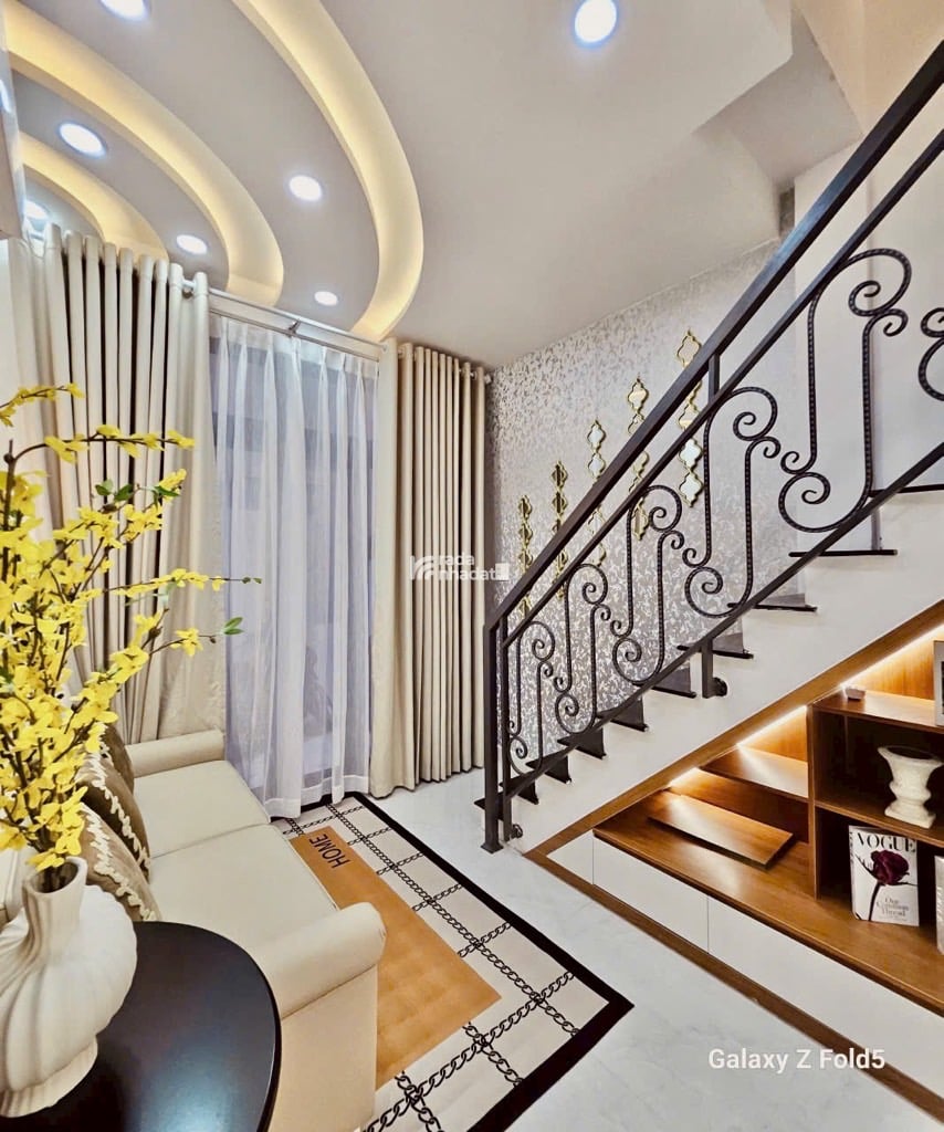 SÁT MT HOÀNG VĂN THỤ, TÂN BÌNH, 30M2 CÓ KẾT CẤU DỄ CẢI TẠO. GIẢM 350TR CHỈ 5.8T