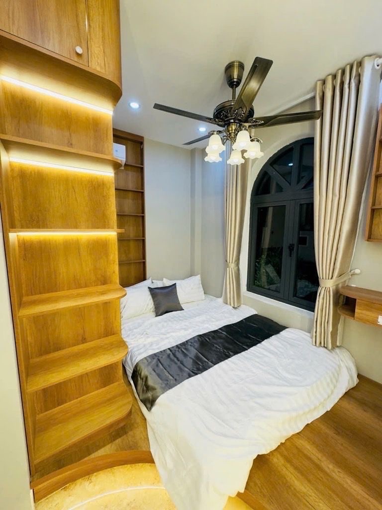  Vị trí khu sân bay VIP, hẻm xe hơi mặt tiền đường, ra vào cực kỳ thuận tiện. Khu dân t