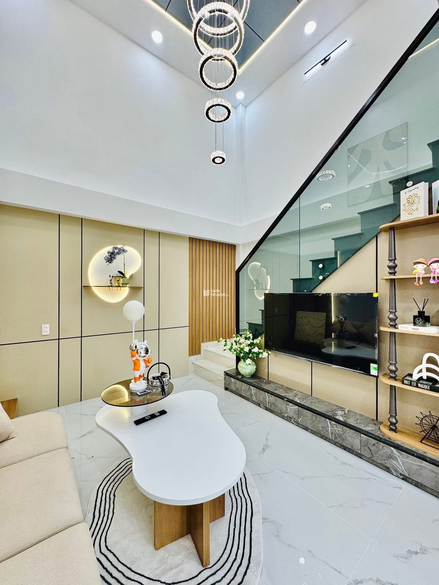 SIÊU PHẨM TRUNG TÂM GÒ VẤP – NHÀ XÂY MỚI 4 LẦU – FULL NỘI THẤT CAO CẤP – HẺM XE HƠI 5M – 8.25 TỶ