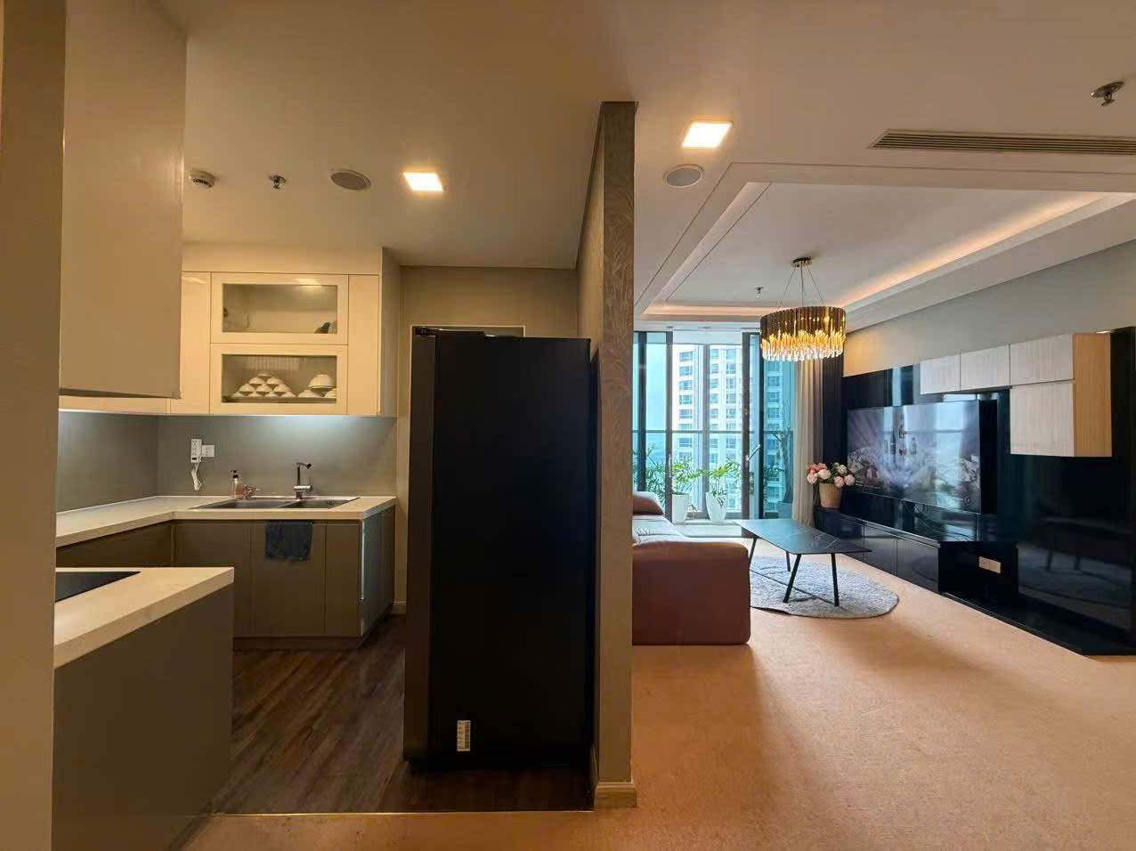 cho thuê gấp căn hộ toà Landmark 81-33OT.10