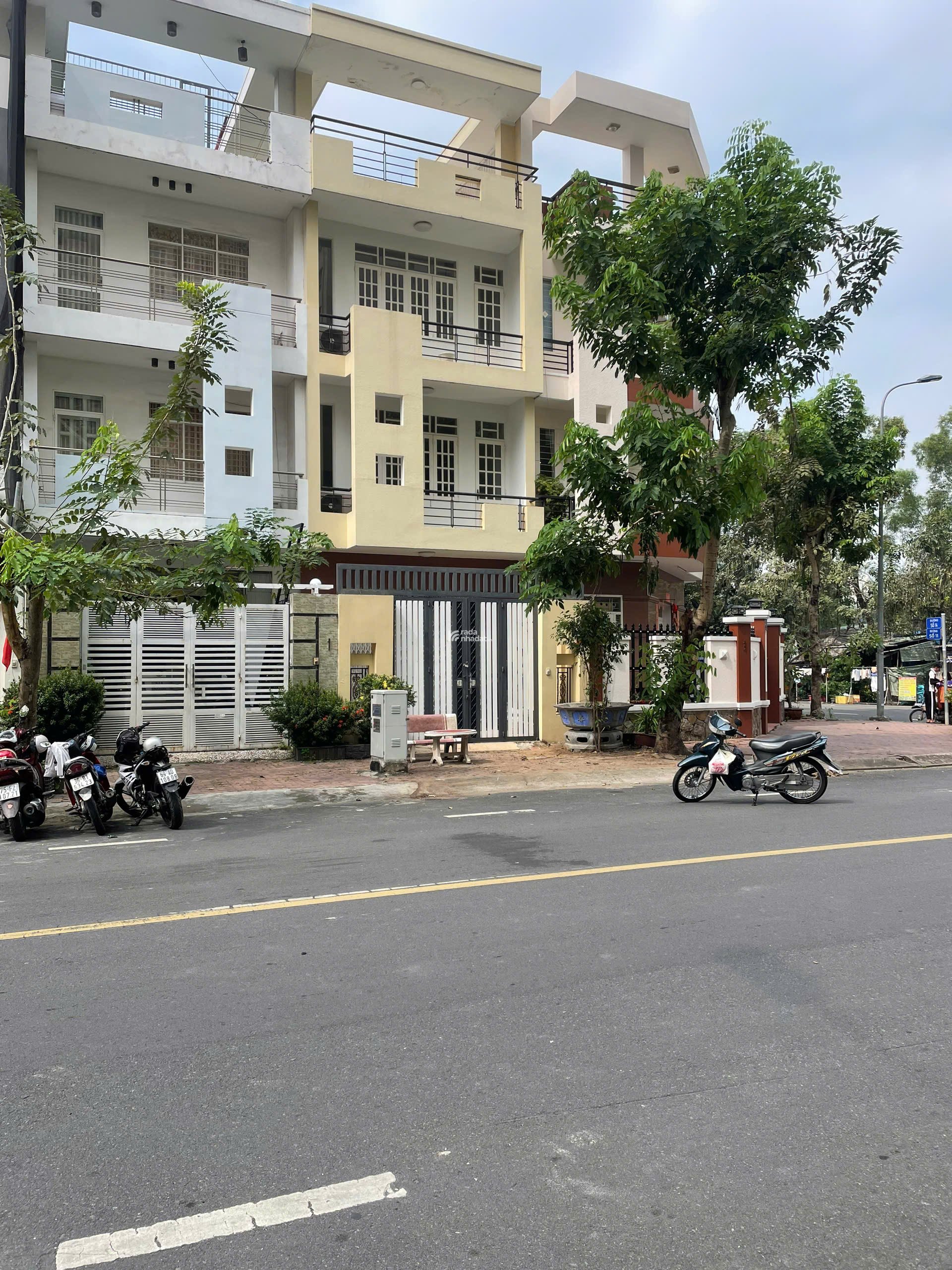BÁN NHÀ PHỐ KHU HIM LAM 6A NGAY TRUNG TÂM QUẬN 7