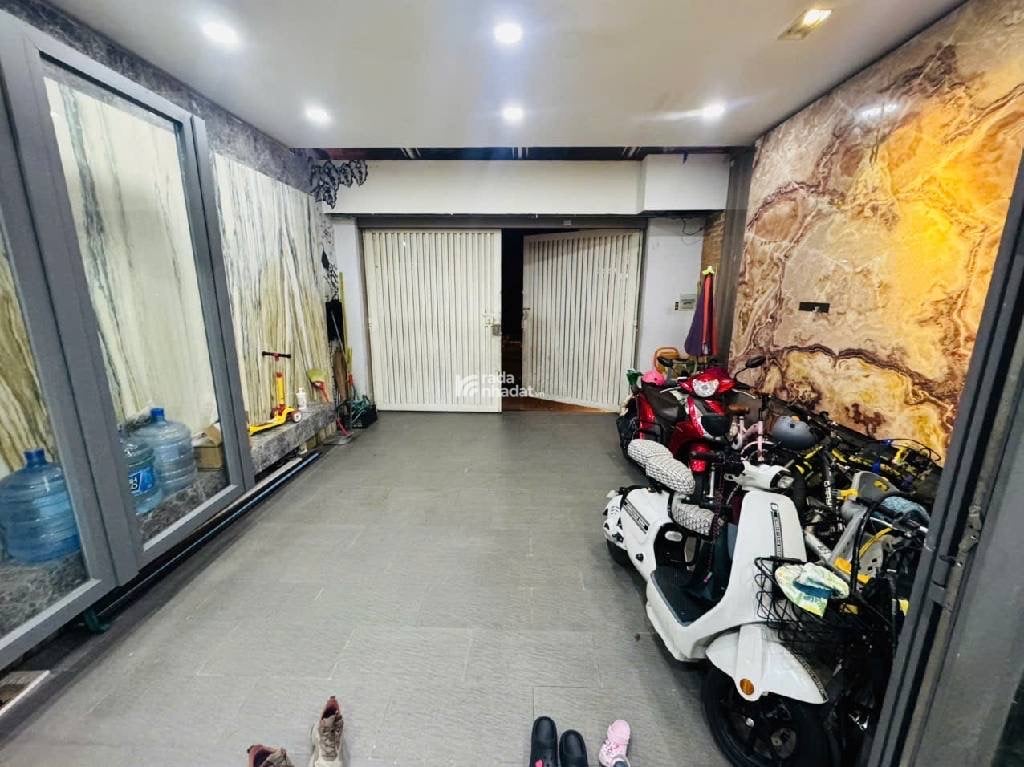 Mặt Tiền kinh doanh, 1trệt 3lầu, đường 12m, 5 phòng ngủ, cho thuê 25triệu/tháng -