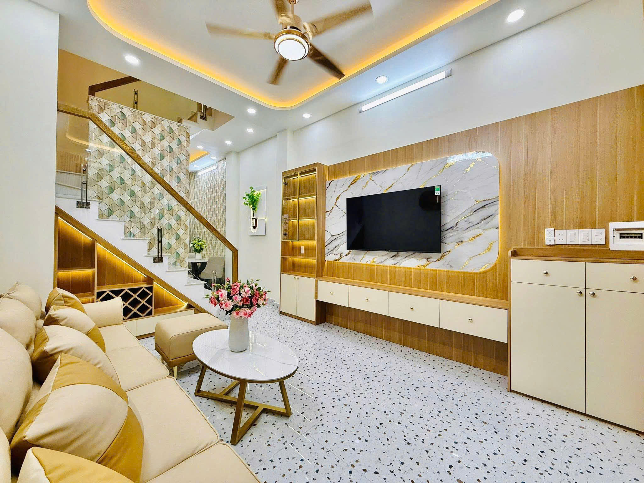 BÁN NHANH CĂN NHÀ LÝ THƯỜNG KIỆT, GÒ VẤP/ 56,5M2/ GIÁ CHỈ 4 TỶ 370TR/ SANG TÊN NGAY/ HẺM OTO