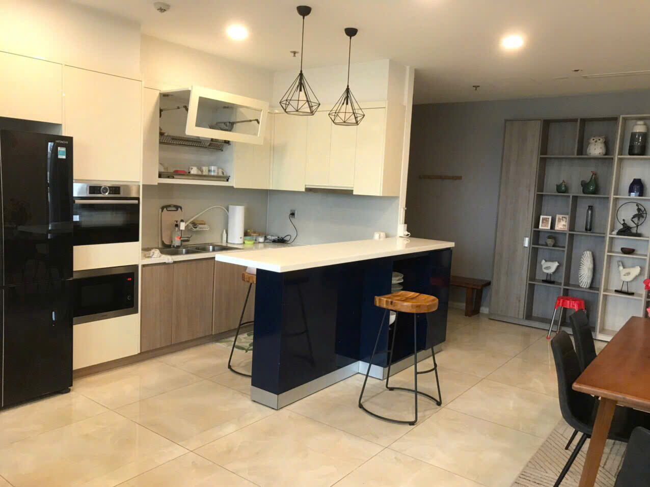 Bán căn hộ Vinhomes Golden River Aqua 3 - 119m2 - Full nội thất - View sông - Sổ hồng