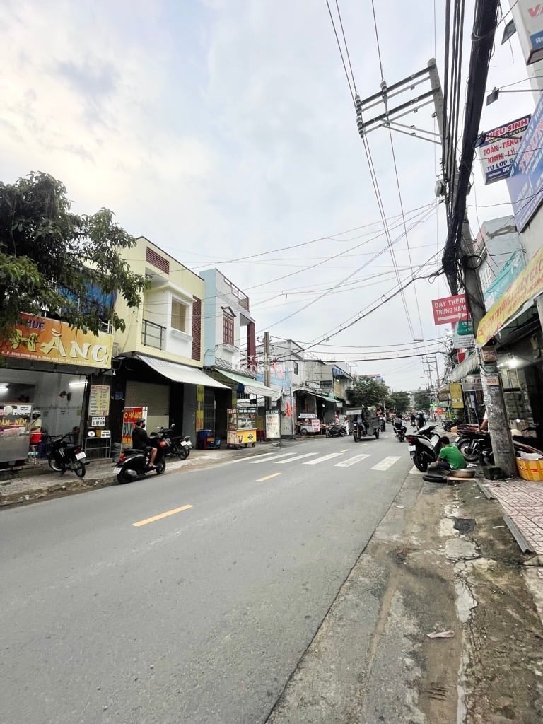 Bán nhà gần lê văn qưới bình long mã lò