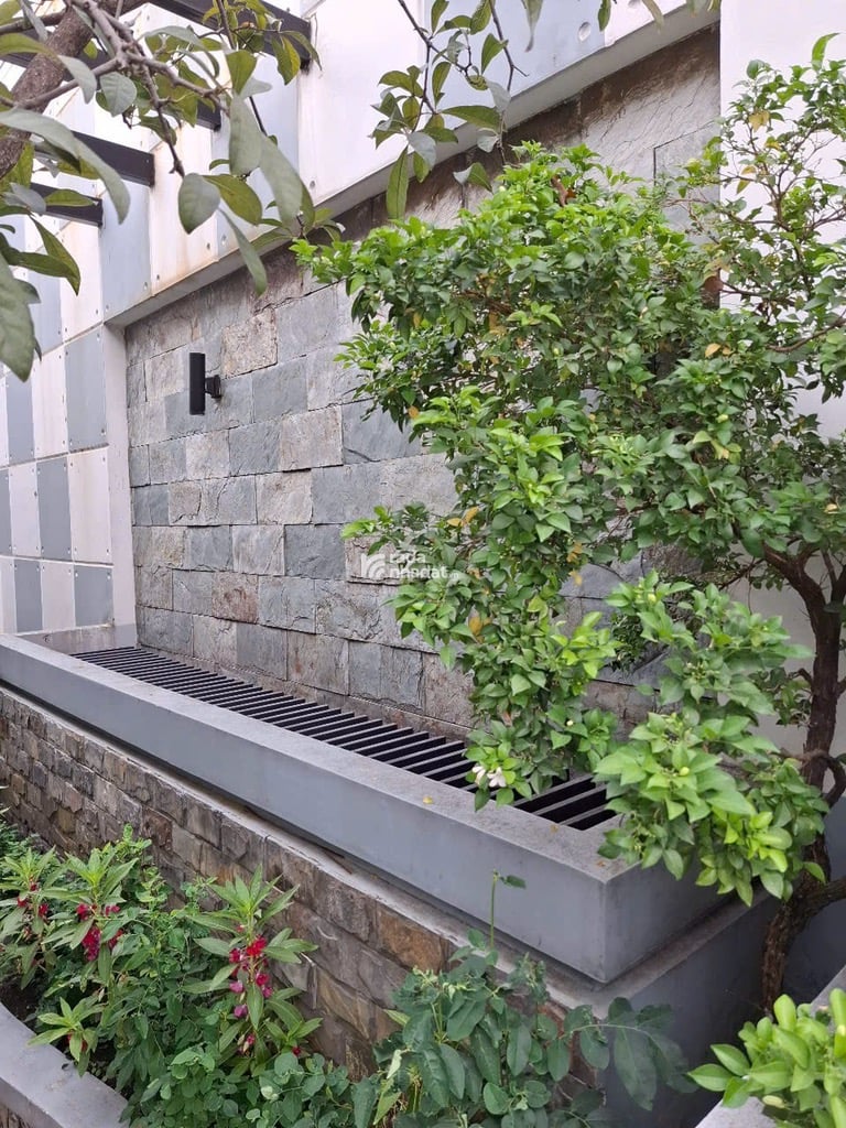 BIỆT THỰ 4 TẦNG - 151M2 - NGANG 7.2M - 5 PN - GẦN GA T3 - HẺM 8M