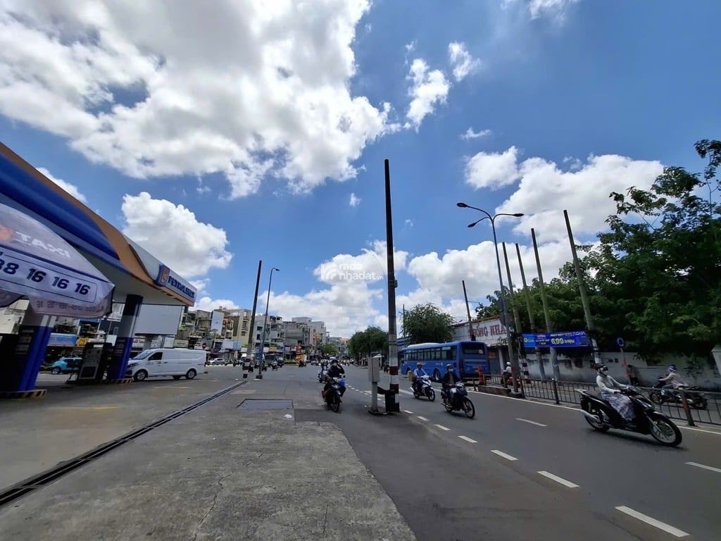 MTKD SIÊU ĐỈNH LÝ THƯỜNG KIỆT, TÂN BÌNH - GẦN 400M2 - NGANG GẦN 10M - CHO THUÊ 90 TRIỆU - SỔ NỞ HẬU