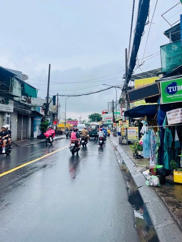 BÁN NHÀ MẶT TIỀN KINH DOANH THOẠI NGỌC HẦU 2 TẦNG  108M2 GIÁ CHỈ 10.X TỶ