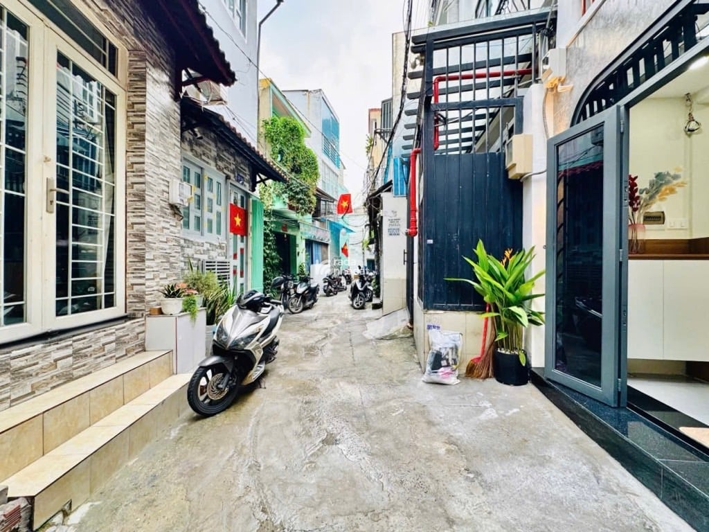 SÁT Q1. HẺM XE HƠI XÔ VIẾT NGHỆ TĨNH, BÌNH THẠNH, 43M2 Ở NGAY. GIẢM 350TR CHỈ 6.5T TL 