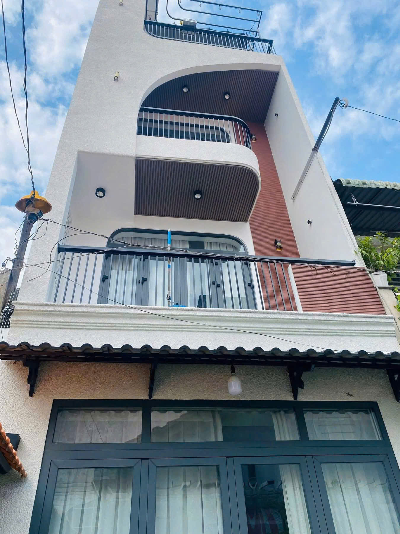 Giảm cực sốc siêu phẩm 4 tầng, HXH thông đường Ngô Quyền, Quận 10, SHR giá 3 tỷ 950 TL