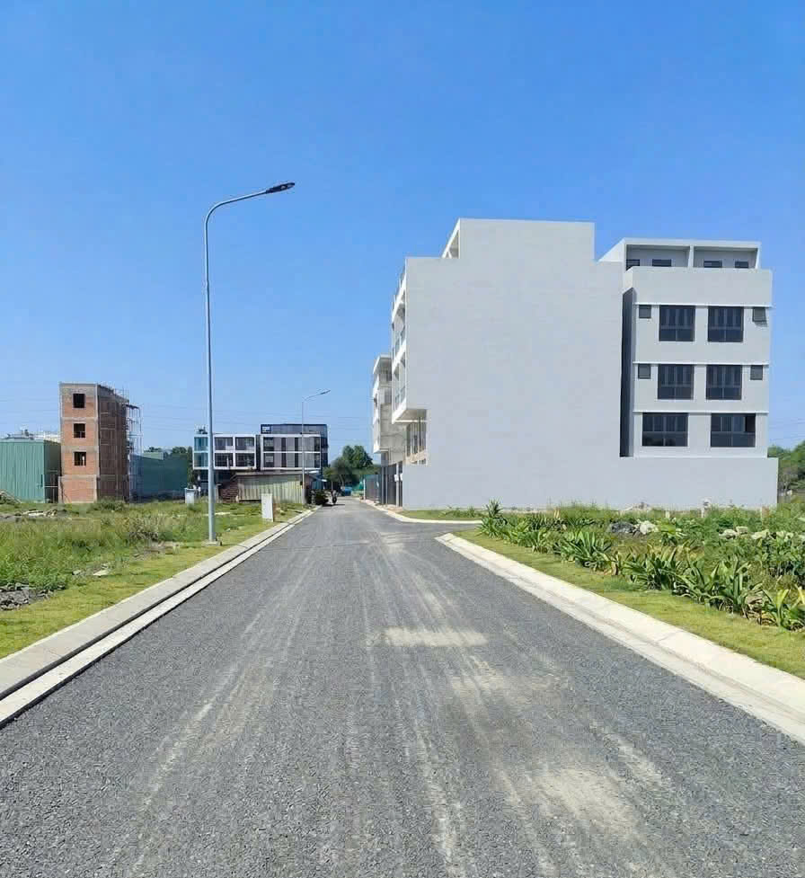 Đất góc 2 mặt tiền kinh doanh đường Ngô Chí Quốc, Tam Bình, Thủ Đức.Sổ hồng riêng.