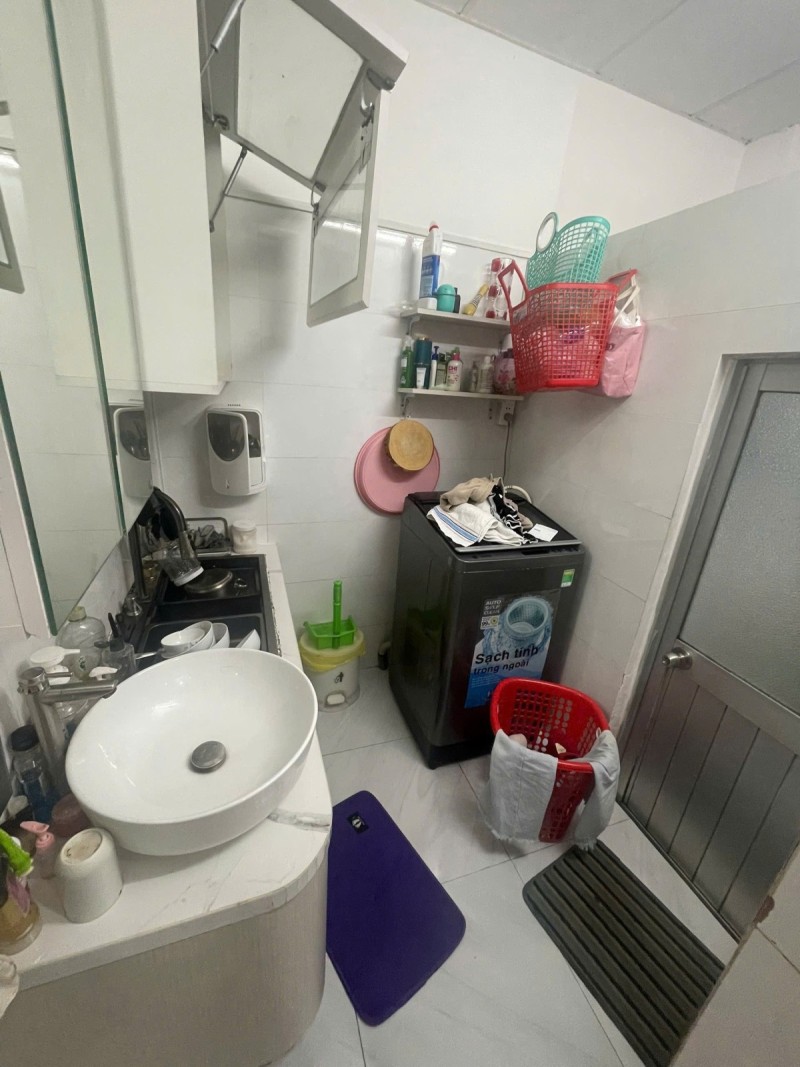 Bán Nhà Gần Nguyễn Duy Trinh - ÔTô Thông - 2 Tầng Ở Ngay. Giá 5.X Tỷ