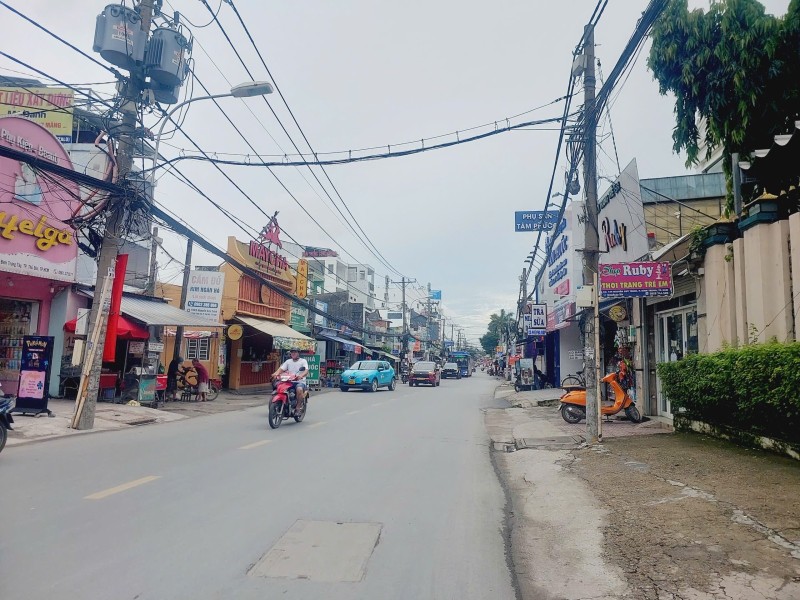 Bán Nhà Gần Nguyễn Duy Trinh - ÔTô Thông - 2 Tầng Ở Ngay. Giá 5.X Tỷ