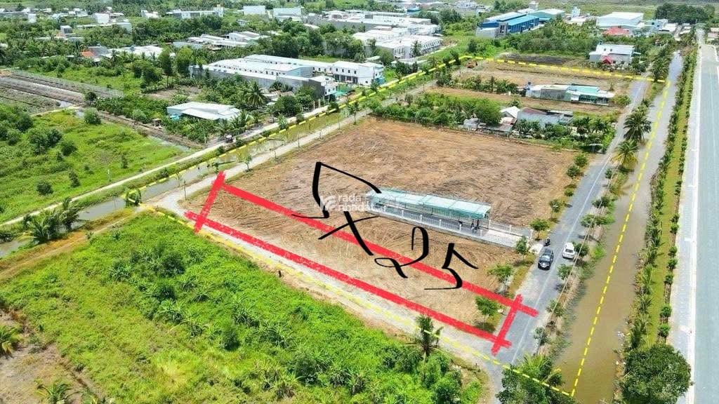 Chính chủ cần bán lô đất ngay mặt tiền đường DT824, sau chợ Đức Hoà giá 1ty (125m2)