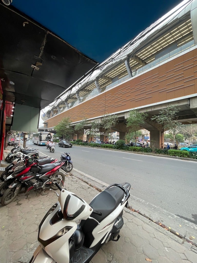 Bán nhà mặt phố Đường Láng kinh doanh đỉnh cao sẵn sàng giao ngay 10T