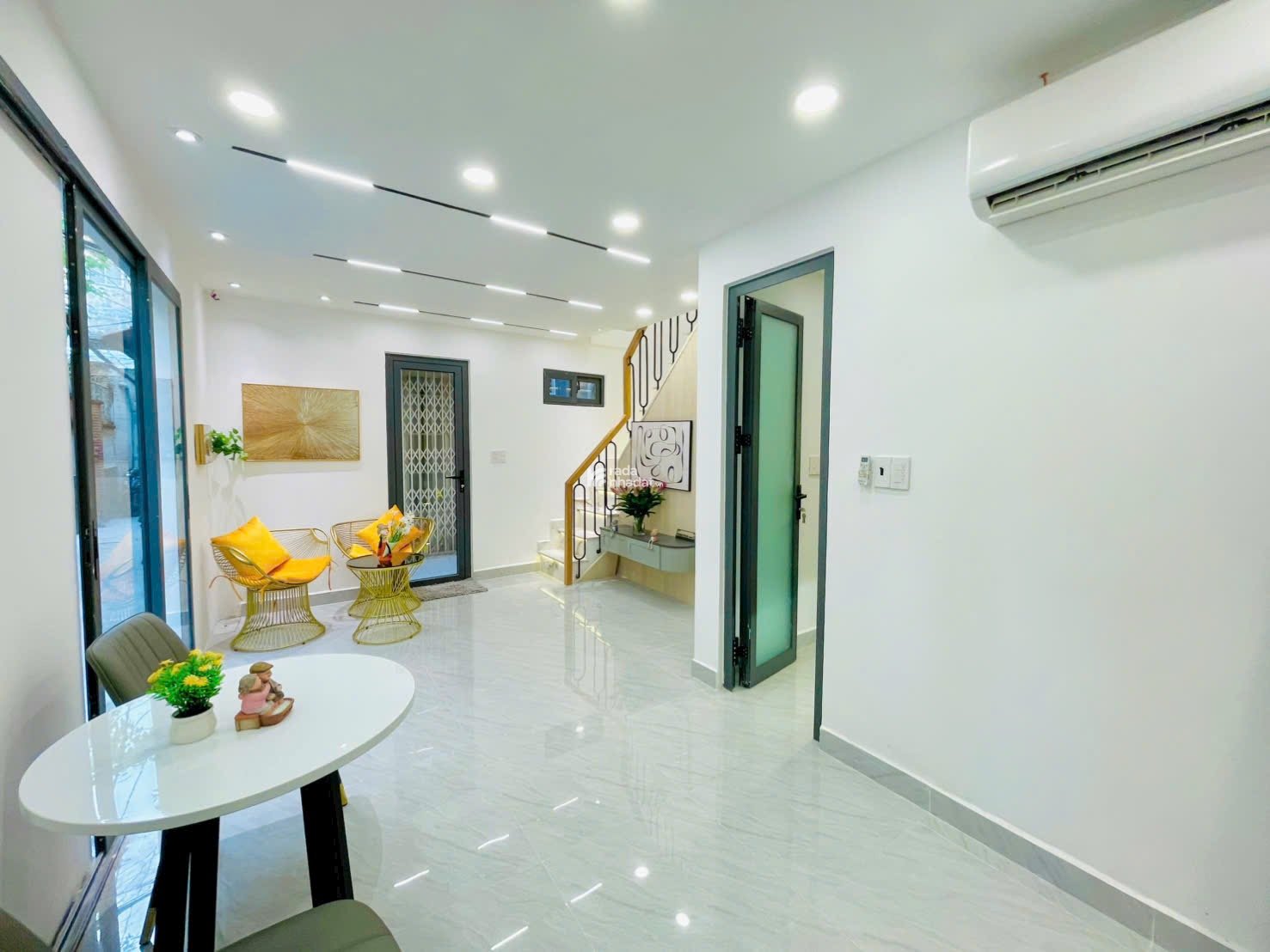 CÔ GIANG P2 PN - 30M - 3PN - CÓ PN DƯỚI TRỆT - HẺM THÔNG - NHÀ MỚI FULL NỘI THẤT -  4.X TỶ 
