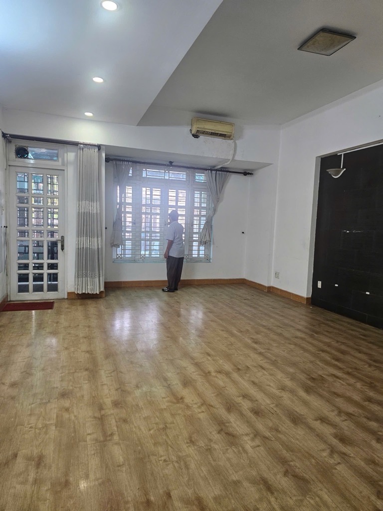 MẶT TIỀN KINH DOANH SẦM UẤT Gom HẦM 5 TẦNG
