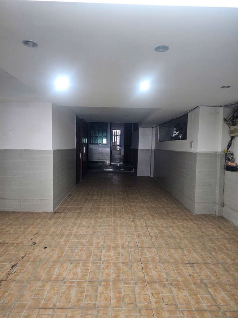 MẶT TIỀN KINH DOANH SẦM UẤT Gom HẦM 5 TẦNG