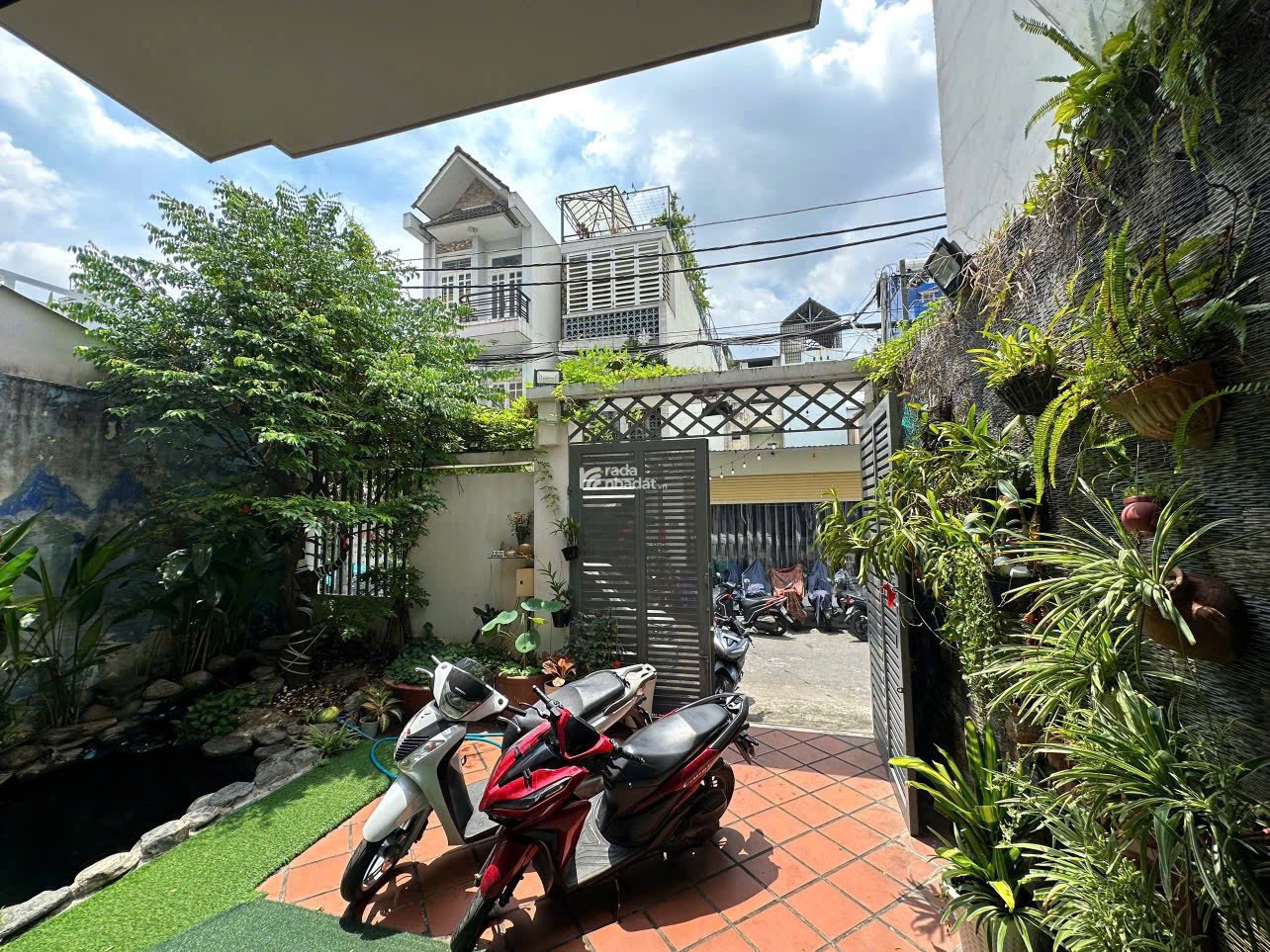 NHÀ ĐẸP HẺM XE HƠI VƯỜN LÀI - TRỆT 3 LẦU SÂN THƯỢNG F