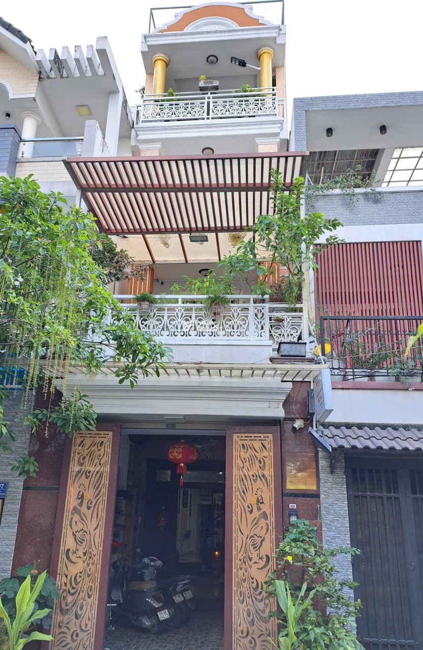 NHÀ ĐẸP Ở NGAY HẺM NHỰA 7m KHU PHÂN LÔ GẦN CHỢ HIỆP BÌNH 4 TẦNG 130m2; 11 TỶ.