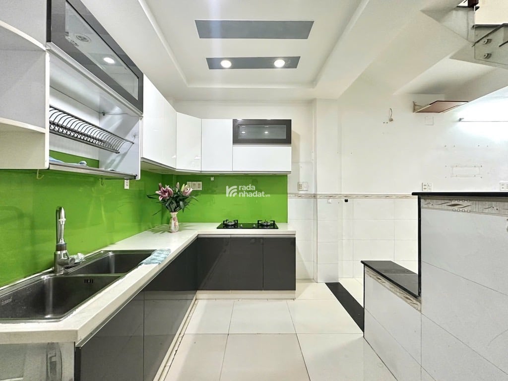 VIP QUẬN 3 - LÝ CHÍNH THẮNG - NGAY HOÀNG SA - THÔNG KHẮP NGẢ - 33M (3.3x10) - 5 TẦNG BTCT - 8 PN 6W