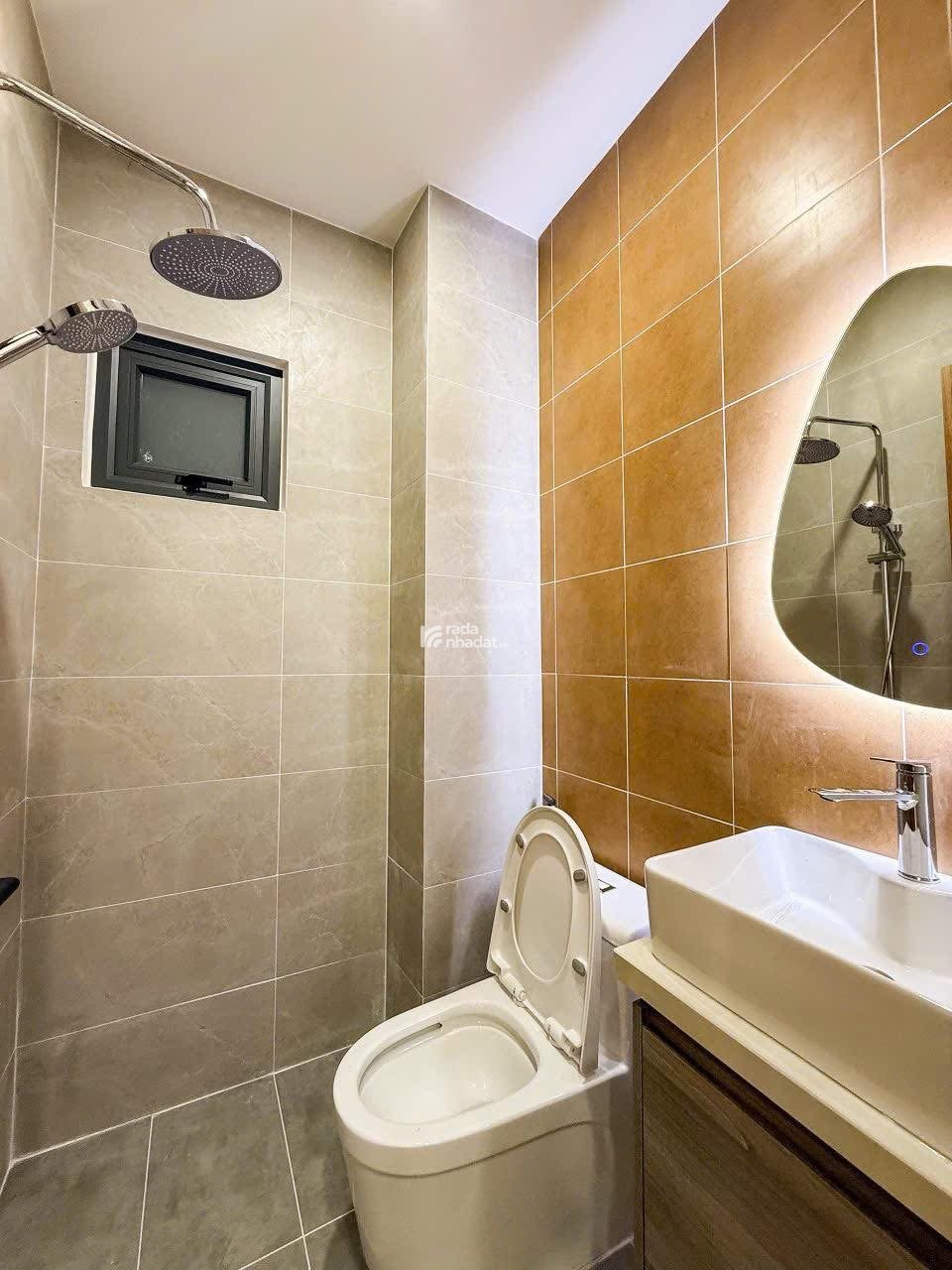 Cần bán gấp nhà đường Lam Sơn Phú Nhuận, 44m2 SHR hoàn công đủ giá 3 tỷ 650 TL