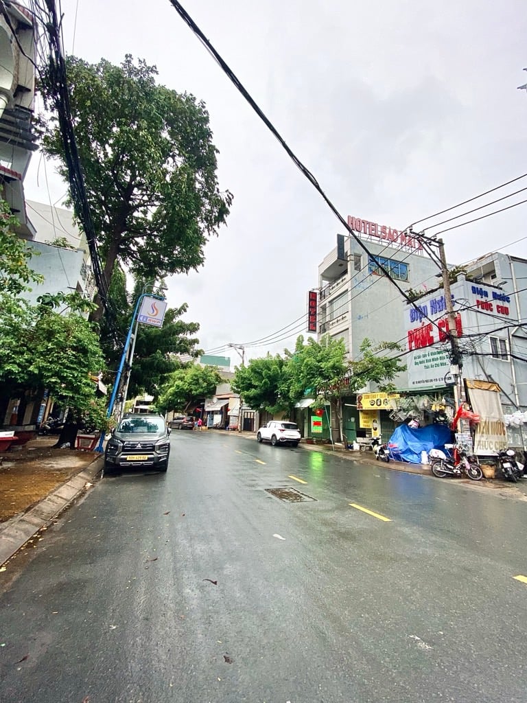 CHDV TRƯỜNG CHINH - NGUYỄN PHÚC CHU - 81M2 - 7 PHÒNG - LỐI ĐI RIÊNG - 6.8 TỶ