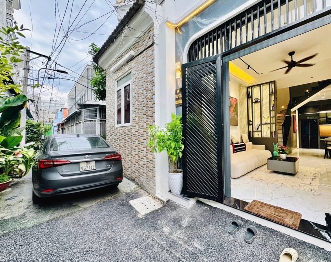 NHÀ ĐẸP XÂY MỚI - 3 TẦNG - HẺM XE HƠI - 4x12 - FULL NỘI THẤT - CHỈ 6.87 TỶ TL - DỌN VÀO Ở NGAY