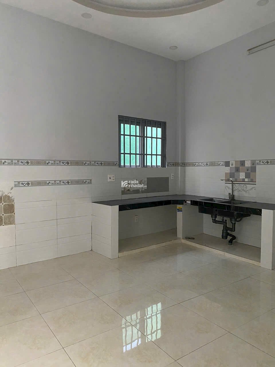 Nhà mặt tiền đường 85 Hiệp phú DT 117m, 3 tầng khu vip