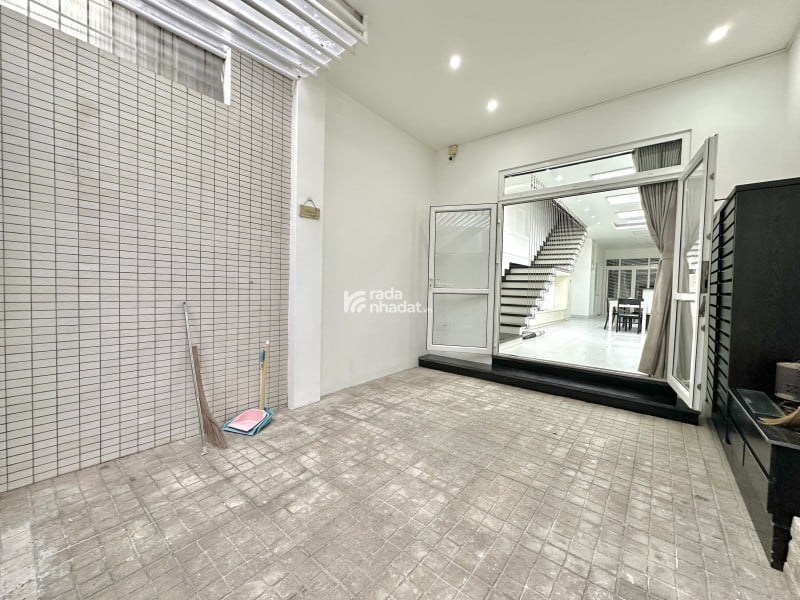 NGAY CỔNG ĐH VĂN LANG, VIEW CÔNG VIÊN, 4 TẦNG ĐẸP, 80M2, ĐƯỜNG 20M  VỈA HÈ, 14.9 TỶ