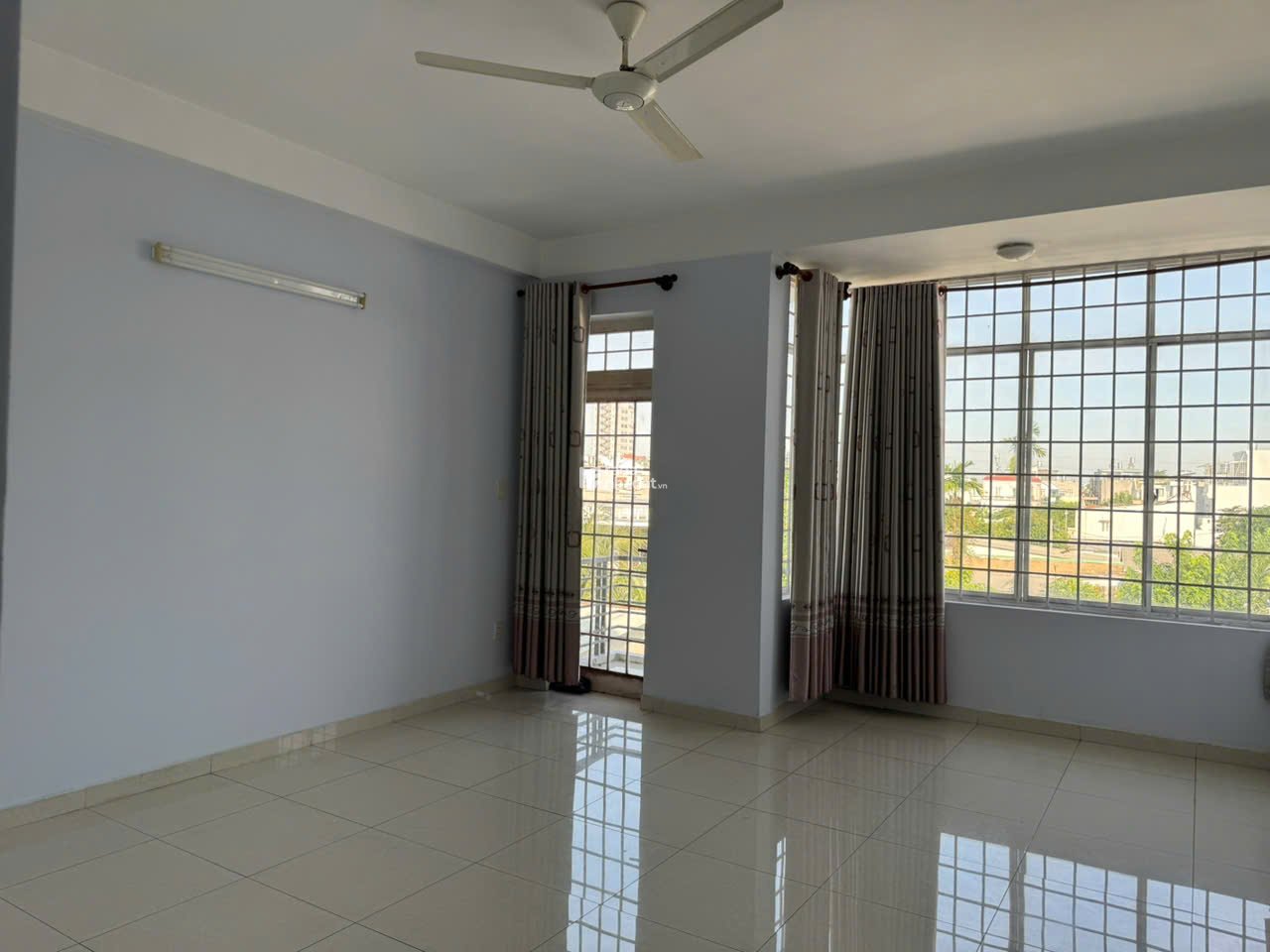 CHO THUÊ BIỆT THỰ  KHU DÂN CƯ SÔNG ĐÀ, HIỆP BÌNH 10m x 20m trệt 2 lâu 6PN giá 26TR