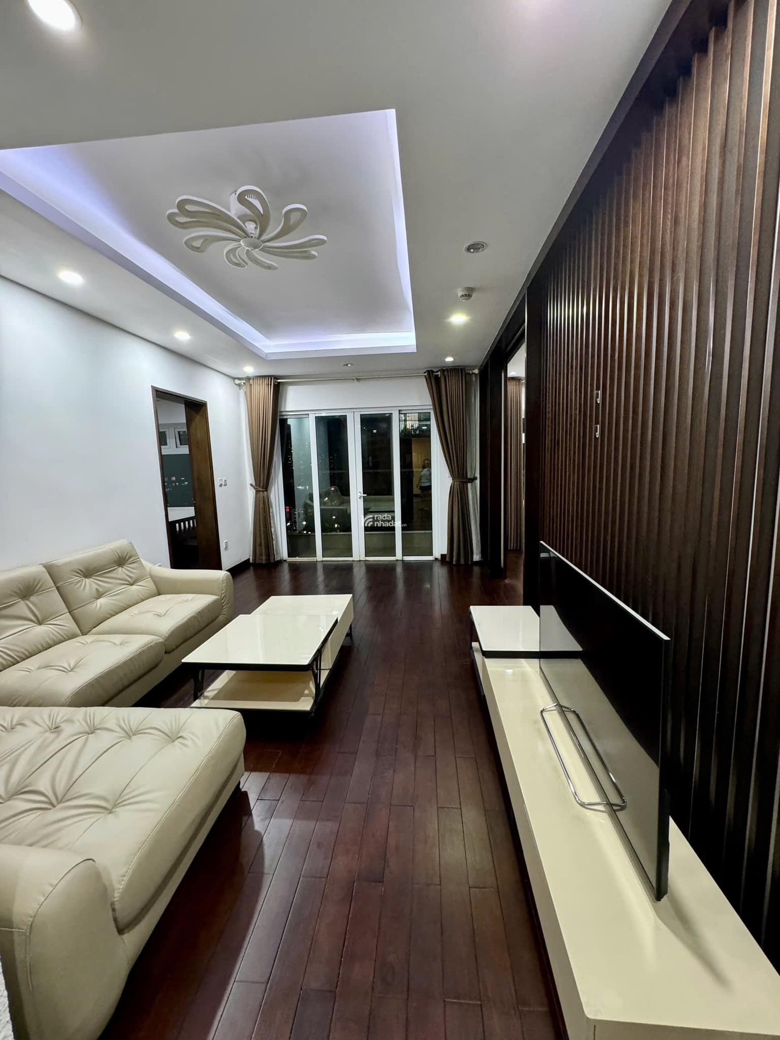Hot có 1-0-2 bán căn 2PN góc 2 mặt thoáng 70m2 Hoà Bình Green City nhà mới 99% giá tốt