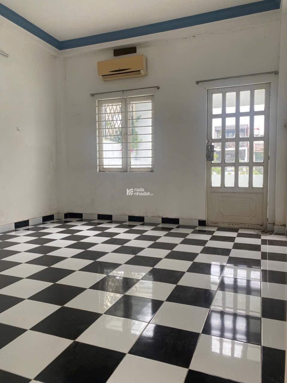 Bán Nhà Mặt Tiền KDC Phân Lô Tạ Quang Bửu Quận 8 - 4x18m -View Cực Đẹp 
