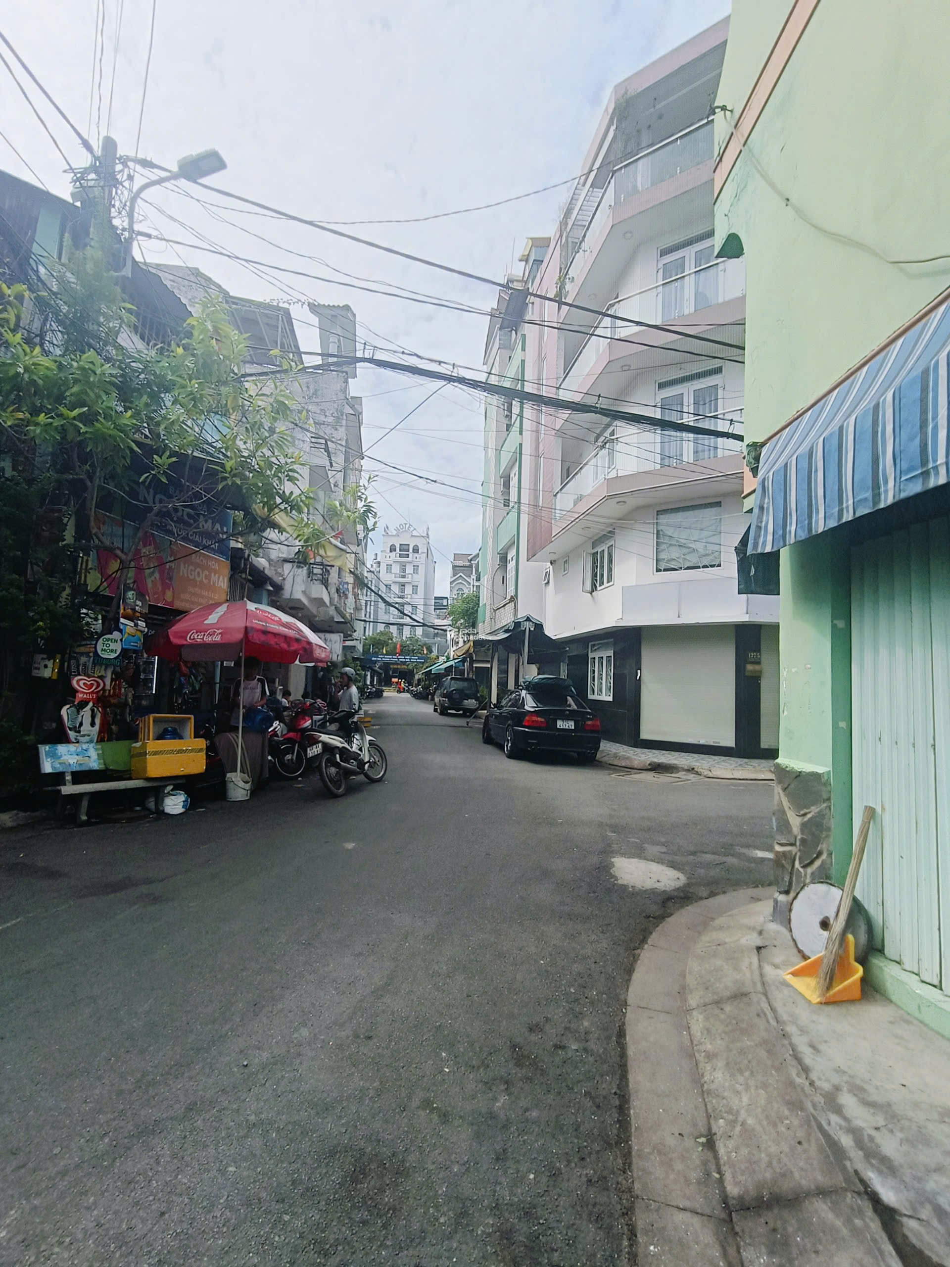 Bán nhà Mặt tiền Lê Thúc Hoạch .Q Tân Phú. Dt: 4x12,5m. 4 Tầng . Giá: 11 tỷ TL