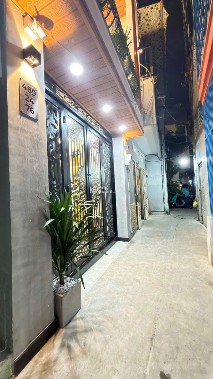 GẦN MẶT TIỀN HUỲNH VĂN BÁNH, PHÚ NHUẬN, NGANG HIẾM CÓ. GIẢM 300TR CHỈ 6.8T TL 