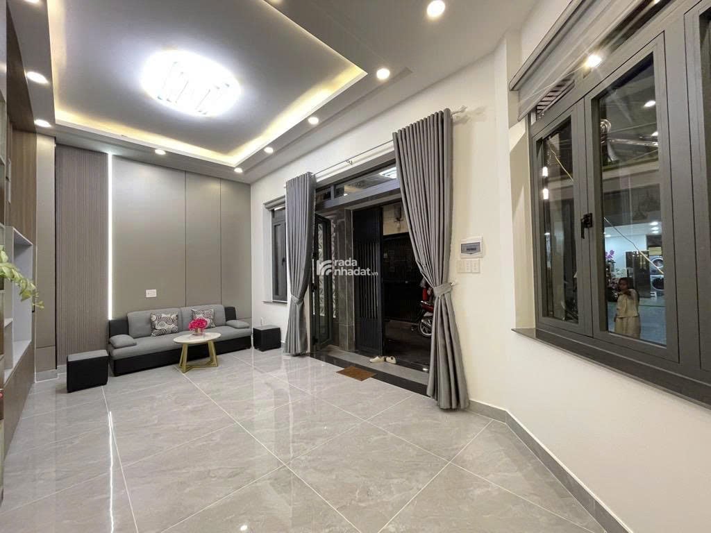 Nhà Nguyễn Tư Giản. Trệt 2 Lầu ST BTCT. 3PN. Nở hậu. Chỉ 6,x tỷ 