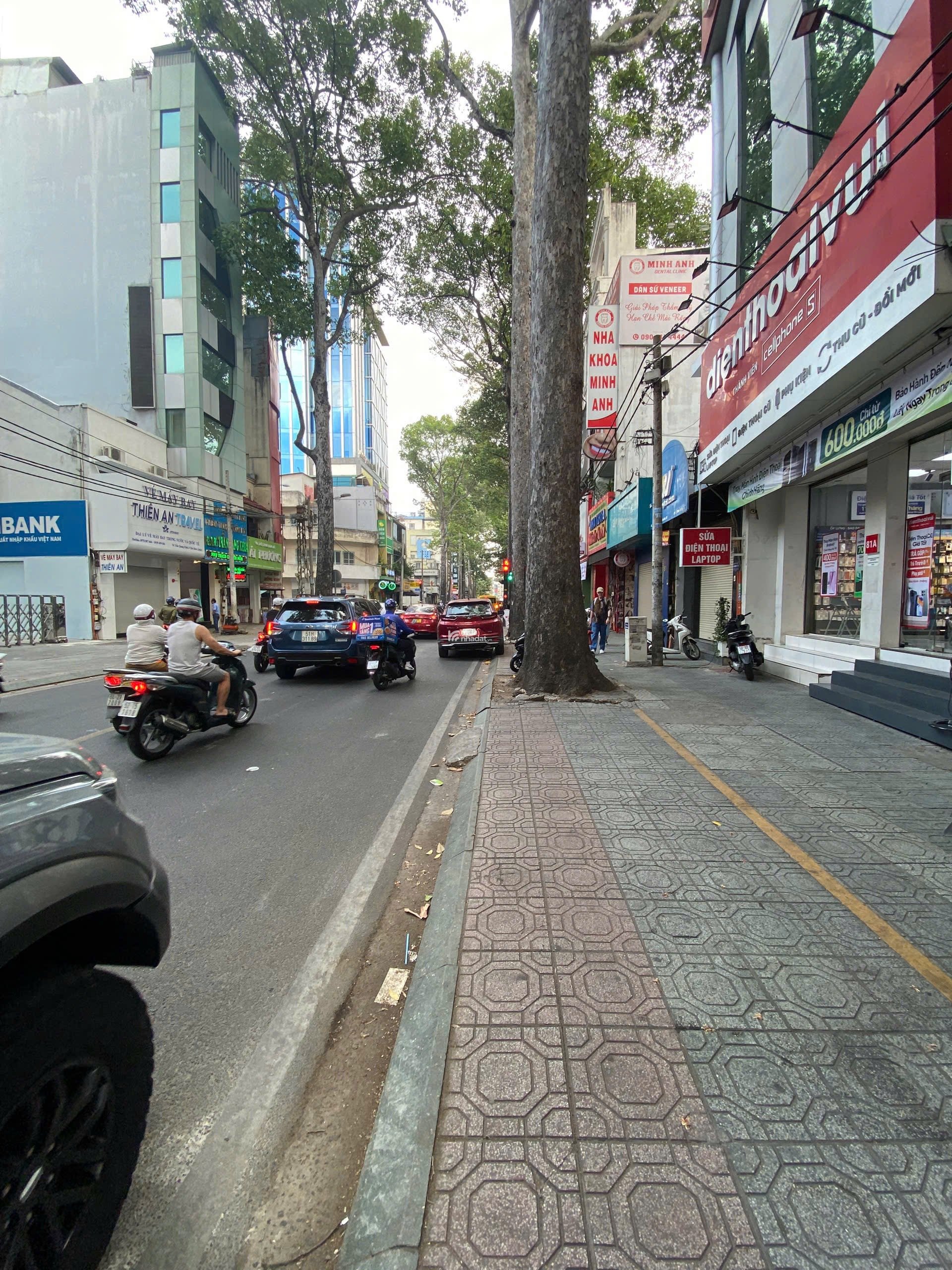 BÁN NHÀ MẶT TIỀN TRẦN QUANG KHẢI, Q.1 - TRỆT 4 LẦU - DT: 4.3x16m - HĐT 16tr/tháng - GIÁ 31 TỶ TL