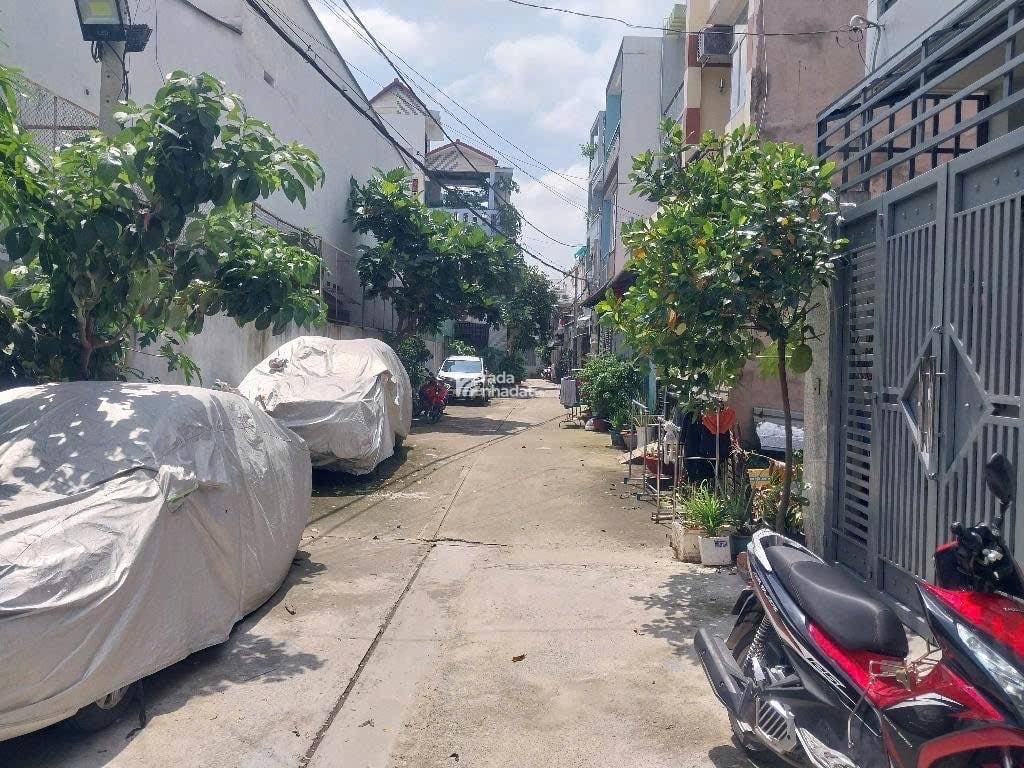 bán nhà gần lê trọng tấn bình hưng hoà B