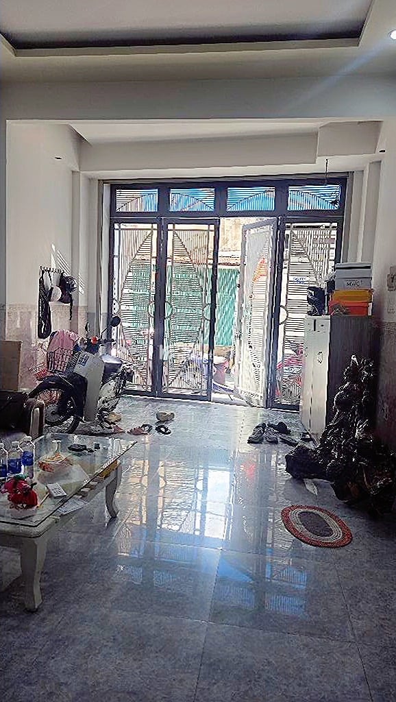 Bán nhà gần bình long văn cao lê văn qưới 
