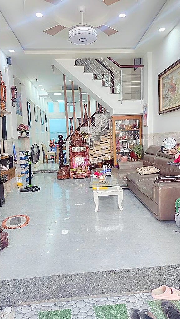 Bán nhà gần bình long văn cao lê văn qưới 