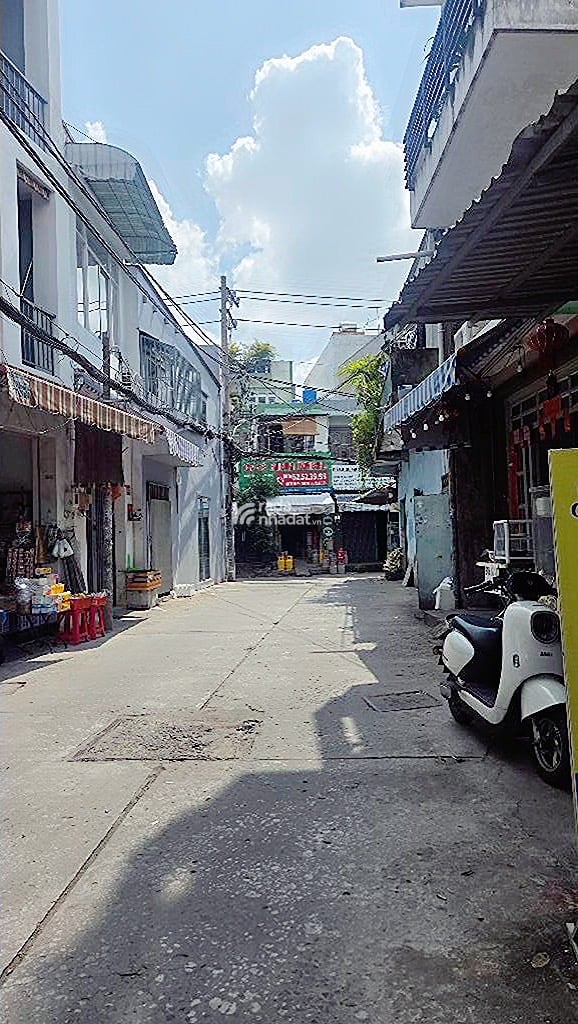 Bán nhà gần bình long văn cao lê văn qưới 