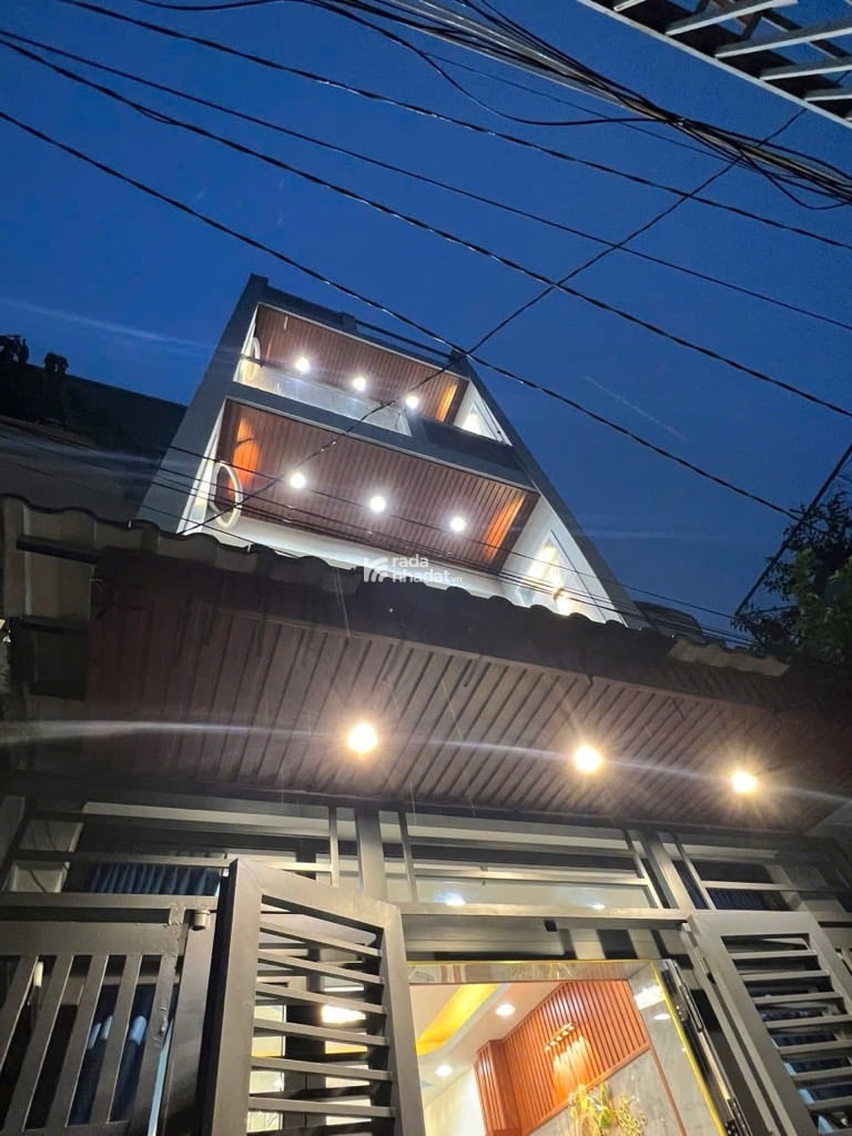 Bán nhà đẹp, 3 tầng, 4 PN, hẻm thoáng mát, phường 5, quận 8