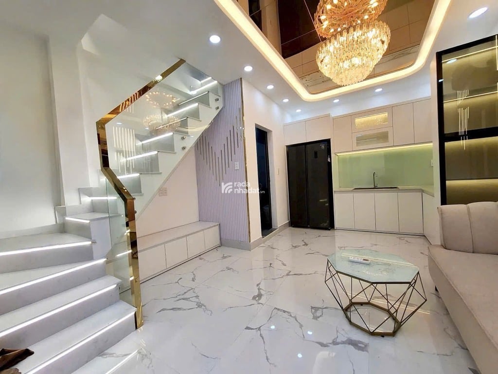 Huỳnh Tấn Phát (cạnh Bùi Văn Ba); DTSD 38m2; nhà đẹp vào ở ngay;sổ vuông A4