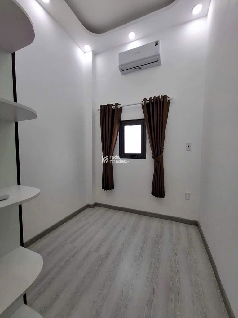 Huỳnh Tấn Phát (cạnh Bùi Văn Ba); DTSD 38m2; nhà đẹp vào ở ngay;sổ vuông A4